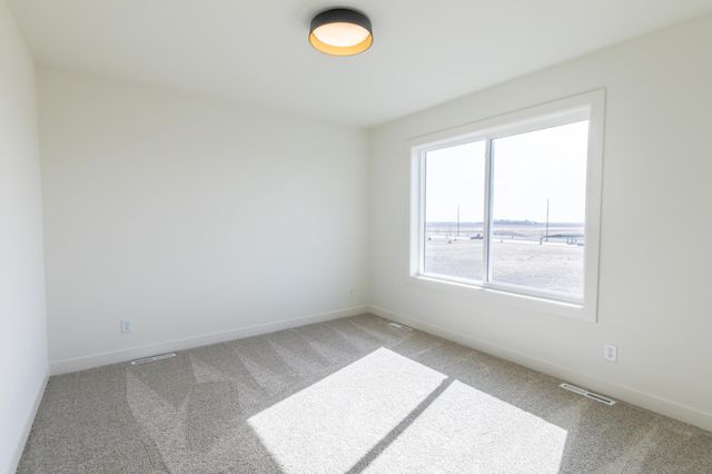 8030 59 Street S, Horace, ND 58047