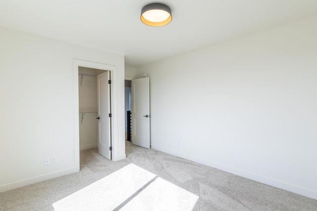 8030 59 Street S, Horace, ND 58047