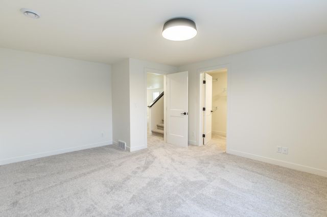 8030 59 Street S, Horace, ND 58047