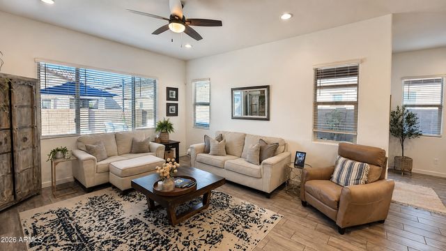 3926 W PIEDMONT Road, Laveen, AZ 85339