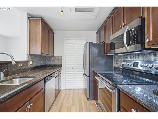2365 SNOWBERRY RIDGE Ct, West Linn, OR 97068