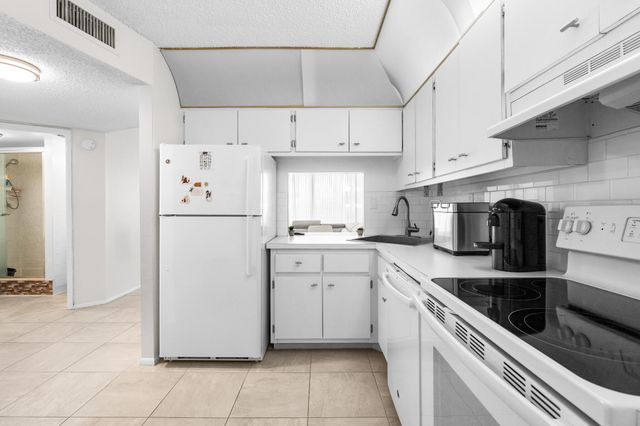 4501 NE 21 Avenue 406, Fort Lauderdale, FL 33308