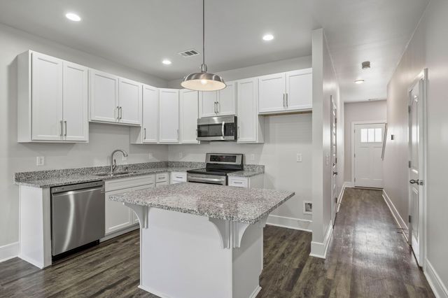 108 Hartsville Ct, Lebanon, TN 37087