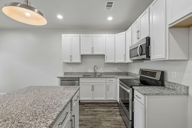 108 Hartsville Ct, Lebanon, TN 37087