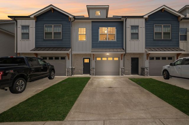 108 Hartsville Ct, Lebanon, TN 37087