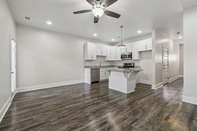 108 Hartsville Ct, Lebanon, TN 37087