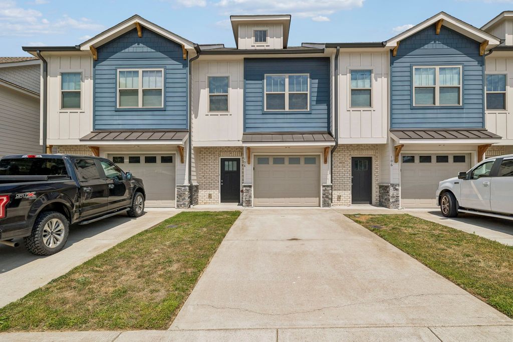 108 Hartsville Ct, Lebanon, TN 37087