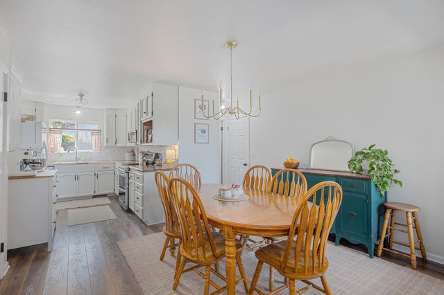 705 NE Beacon Drive, Grants Pass, OR 97526