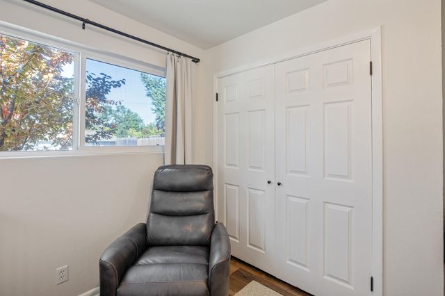 705 NE Beacon Drive, Grants Pass, OR 97526