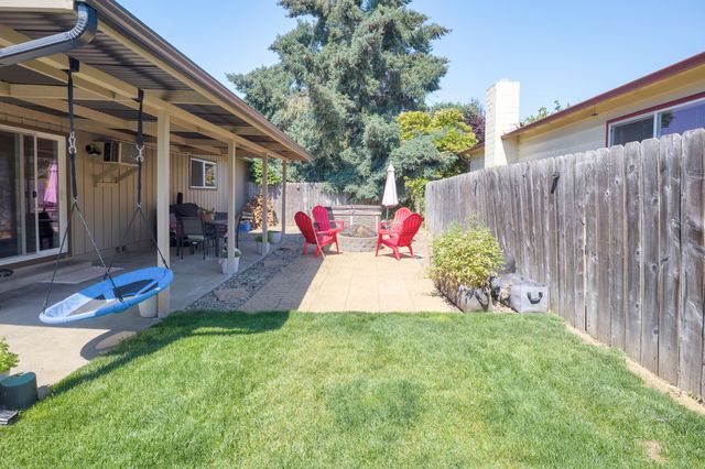 705 NE Beacon Drive, Grants Pass, OR 97526