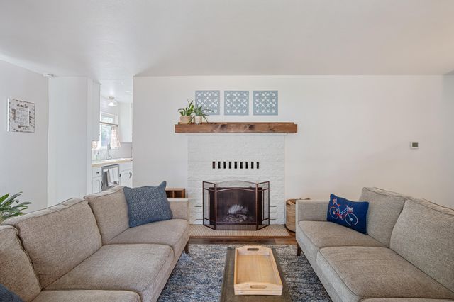 705 NE Beacon Drive, Grants Pass, OR 97526