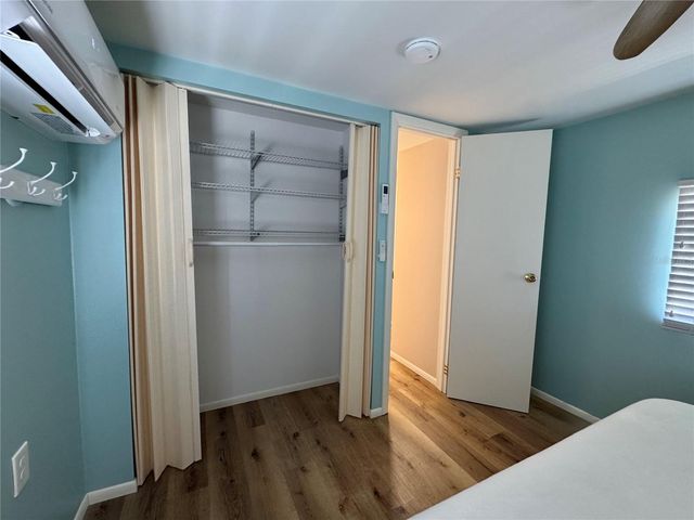 8 6TH STREET, Bradenton, FL 34210