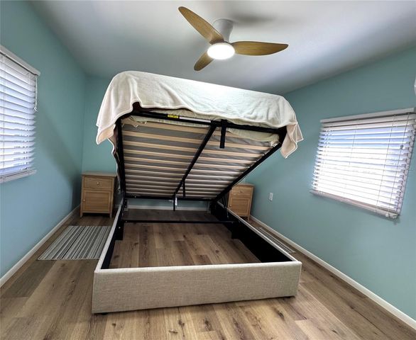 8 6TH STREET, Bradenton, FL 34210