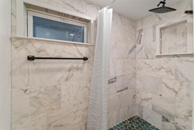 601 E 9th Street S, Newton, IA 50208