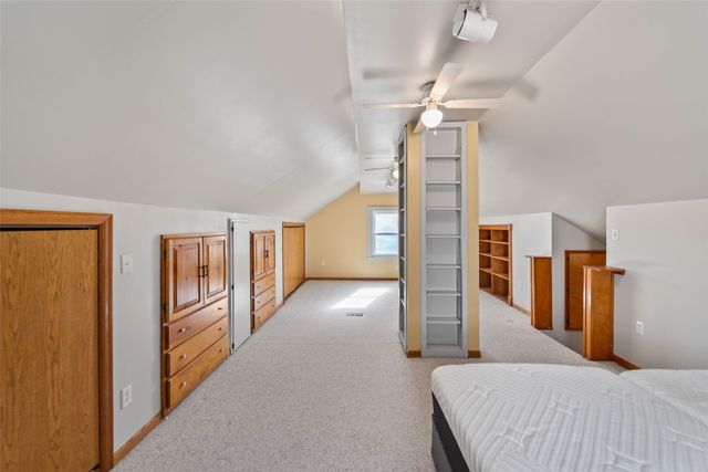 601 E 9th Street S, Newton, IA 50208