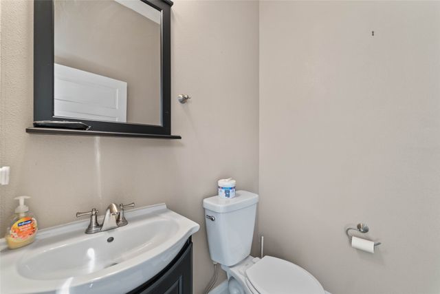 601 E 9th Street S, Newton, IA 50208