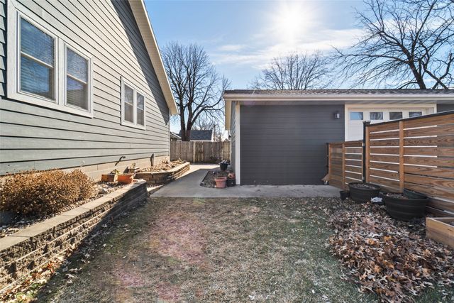 601 E 9th Street S, Newton, IA 50208