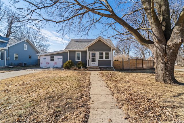 601 E 9th Street S, Newton, IA 50208