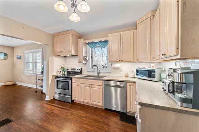 601 E 9th Street S, Newton, IA 50208