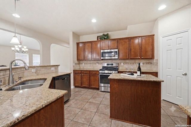 8919 BLACK FRST, Helotes, TX 78023