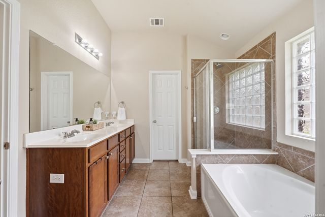 8919 BLACK FRST, Helotes, TX 78023