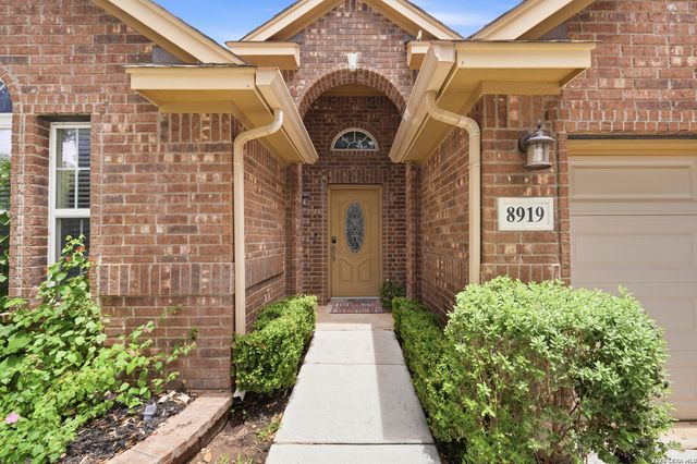 8919 BLACK FRST, Helotes, TX 78023