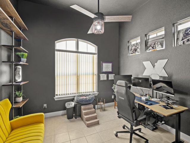 5304 Via Besso DR, Bee Cave, TX 78738