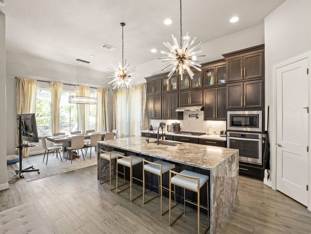 5304 Via Besso DR, Bee Cave, TX 78738