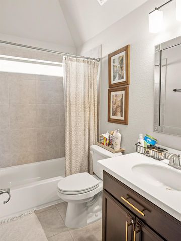 5304 Via Besso DR, Bee Cave, TX 78738