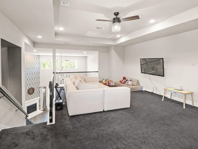 5304 Via Besso DR, Bee Cave, TX 78738