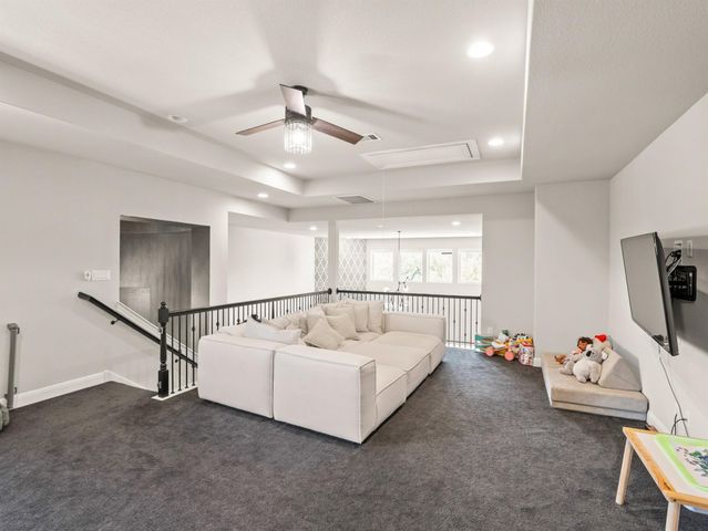 5304 Via Besso DR, Bee Cave, TX 78738