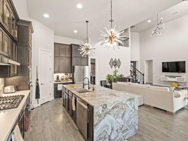 5304 Via Besso DR, Bee Cave, TX 78738