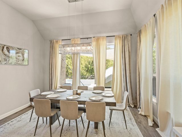 5304 Via Besso DR, Bee Cave, TX 78738