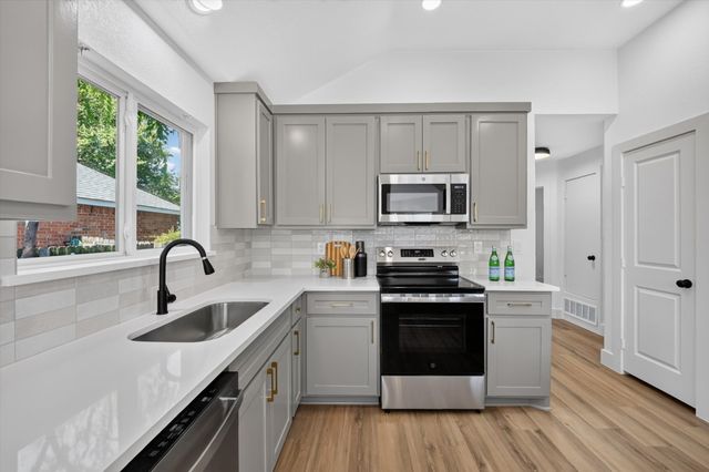 2116 Brooklake Street W, Denton, TX 76207