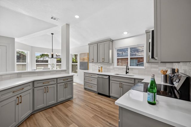 2116 Brooklake Street W, Denton, TX 76207