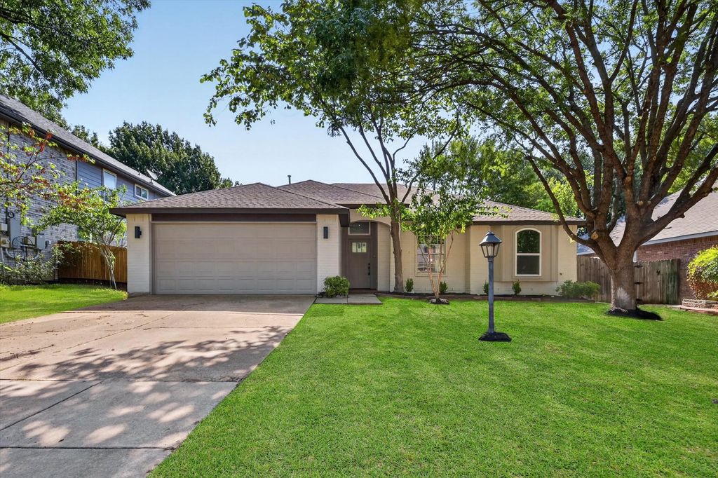 2116 Brooklake Street W, Denton, TX 76207