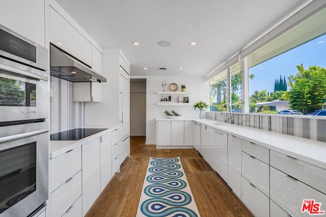 13855 Cumpston Street, Sherman Oaks, CA 91401