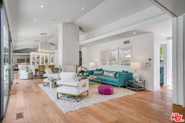 13855 Cumpston Street, Sherman Oaks, CA 91401