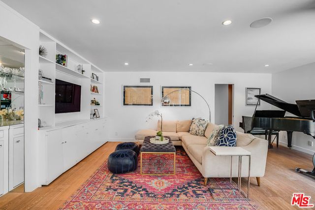 13855 Cumpston Street, Sherman Oaks, CA 91401