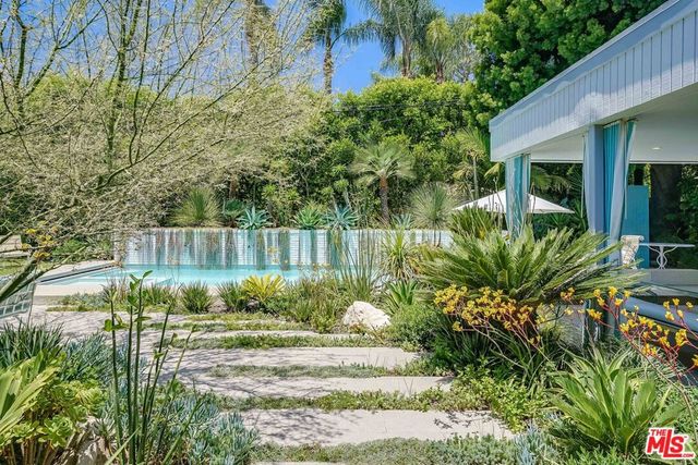 13855 Cumpston Street, Sherman Oaks, CA 91401