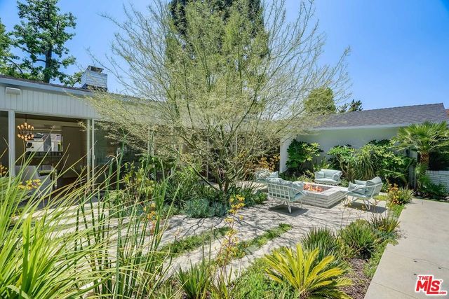 13855 Cumpston Street, Sherman Oaks, CA 91401