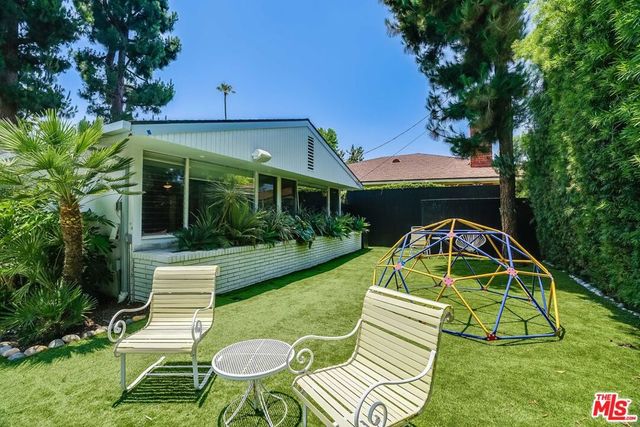 13855 Cumpston Street, Sherman Oaks, CA 91401