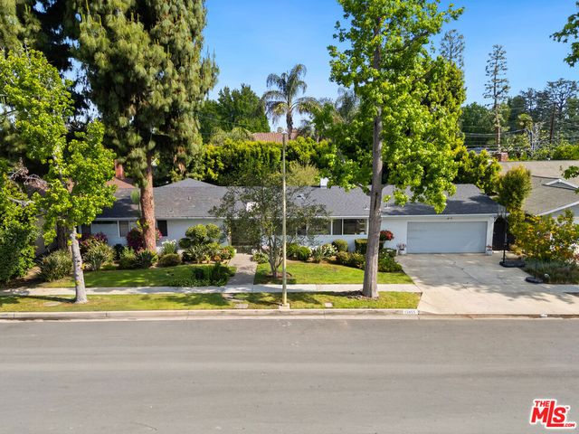 13855 Cumpston Street, Sherman Oaks, CA 91401