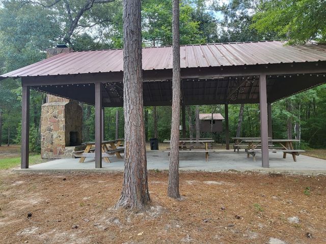 69 Tranquil Lane, Huntsville, TX 77340