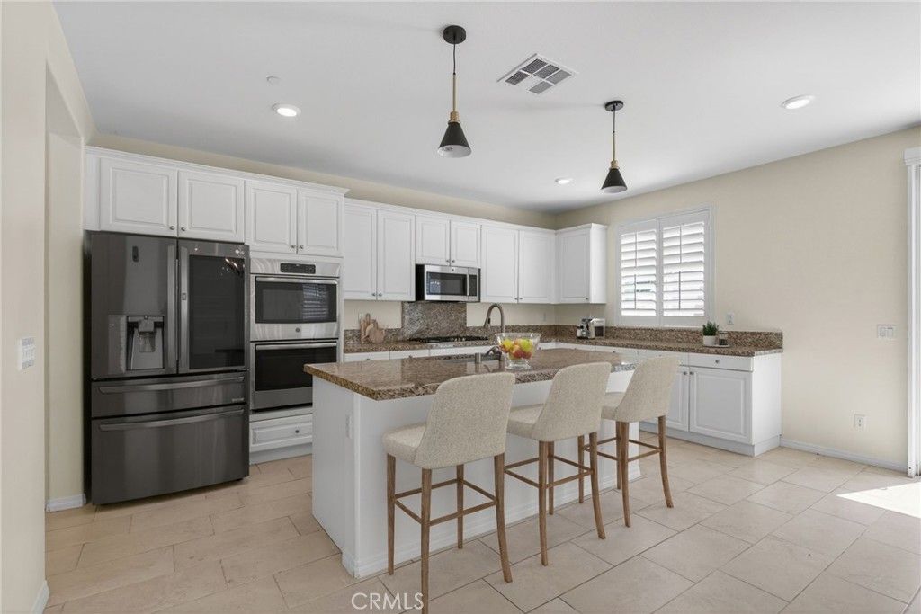 Image 14 of property listing at 19435 Fortunello Avenue, Riverside, CA 92508