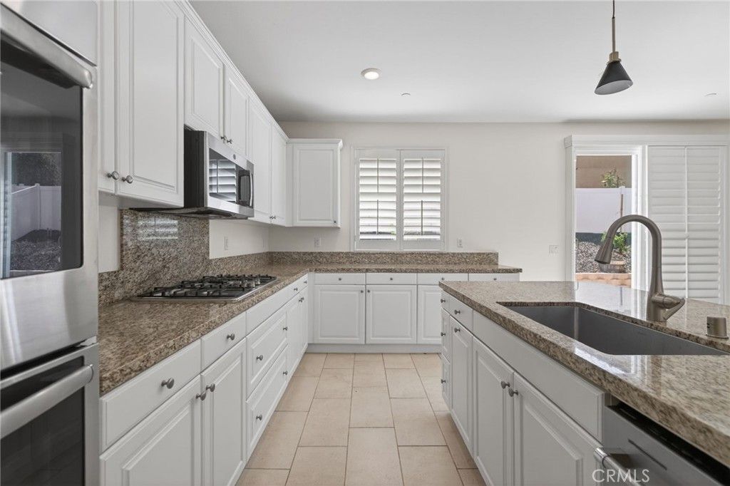Image 17 of property listing at 19435 Fortunello Avenue, Riverside, CA 92508