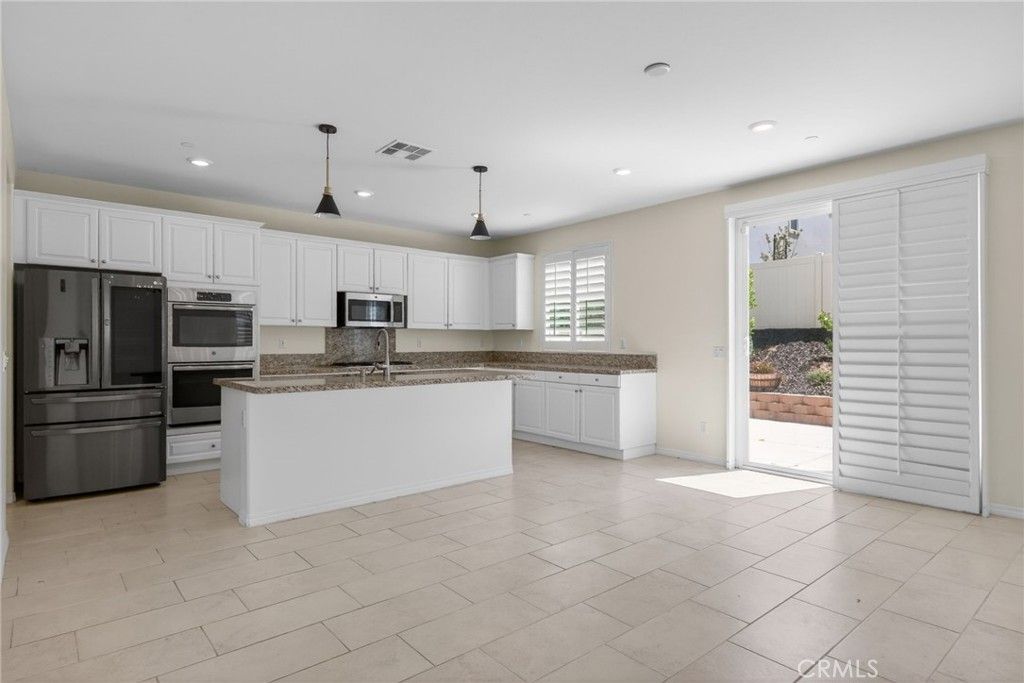 Image 21 of property listing at 19435 Fortunello Avenue, Riverside, CA 92508