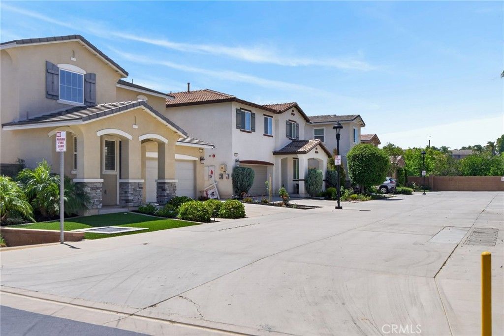 Image 51 of property listing at 19435 Fortunello Avenue, Riverside, CA 92508