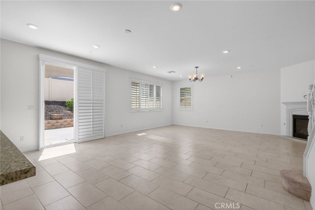 Image 7 of property listing at 19435 Fortunello Avenue, Riverside, CA 92508