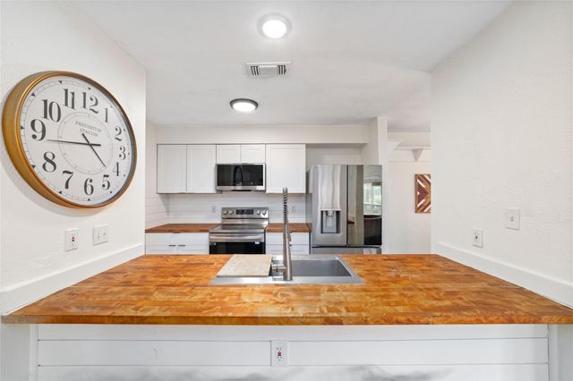 10819 Berry Tree Drive, Houston, TX 77064